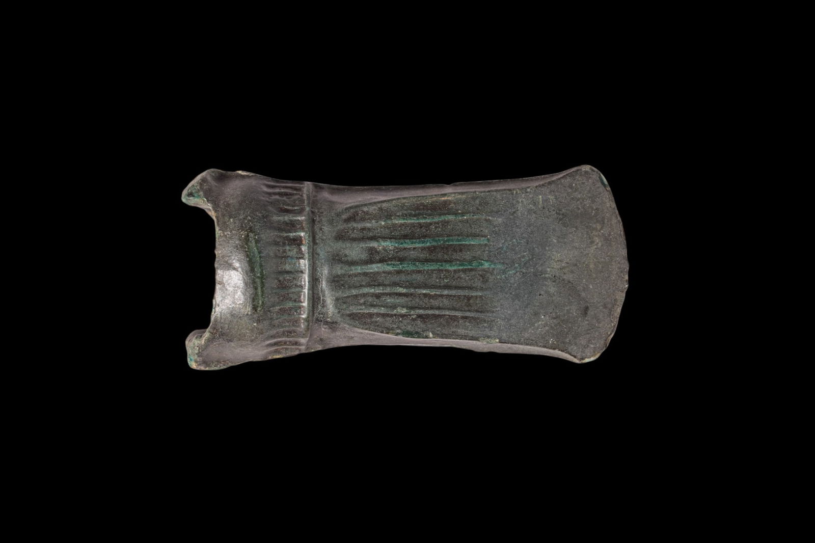 STUNNING CELTIC BRONZE SOCKETED AXE (1 of 3)