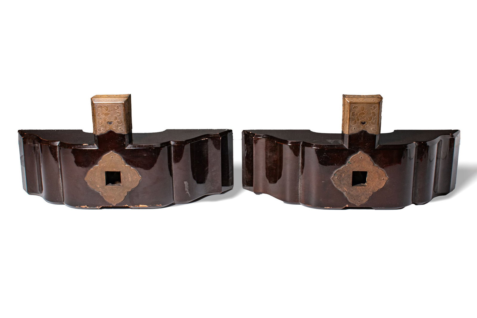 JAPANESE FURNITURE MOUNTS: Ca. AD 1800 - 1900. A pair of mounts, lacquer bases with bronze fittings, possibly used as supports. Size: 410-410mm x 195-195mm; Weight: 3.12kg. Provenance: Prince collection, 1990s-2014.