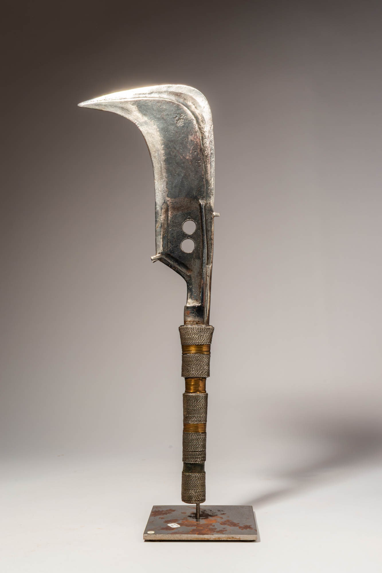 MANGBETU TRUMBASH SICKLE KNIFE (1 of 6)