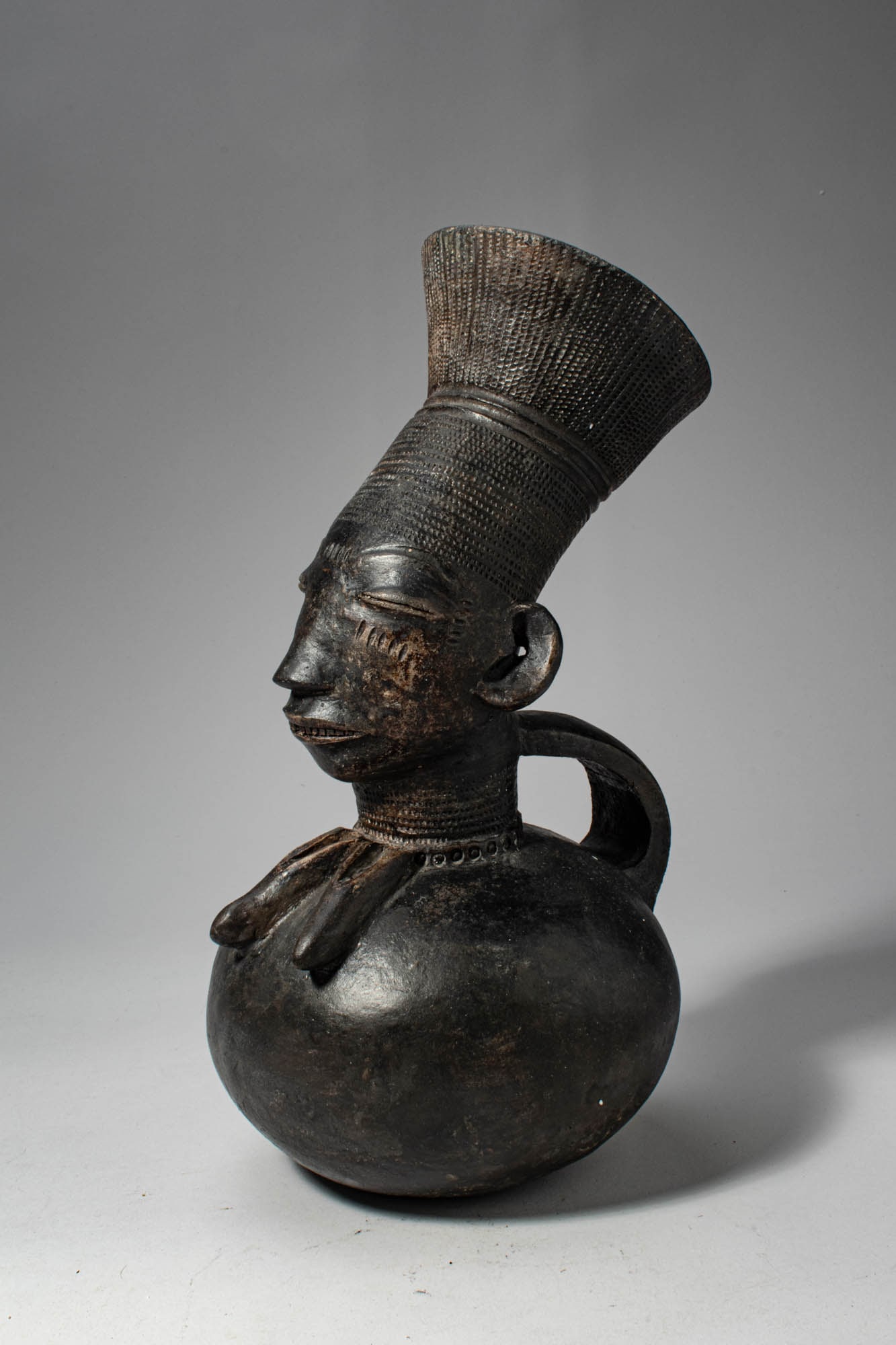 MANGBETU TERRACOTTA POT (1 of 6)