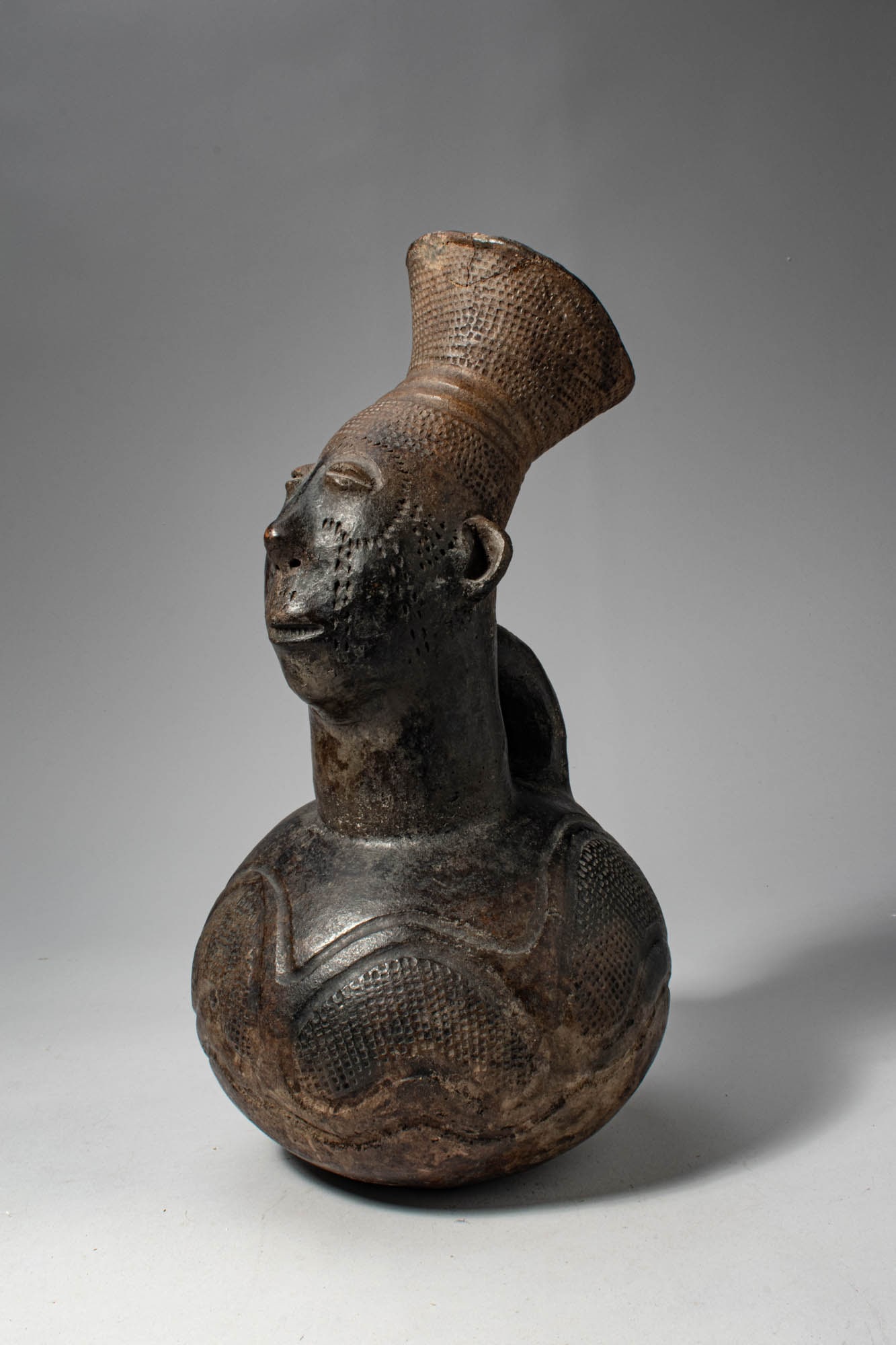 MANGBETU TERRACOTTA POT (1 of 8)