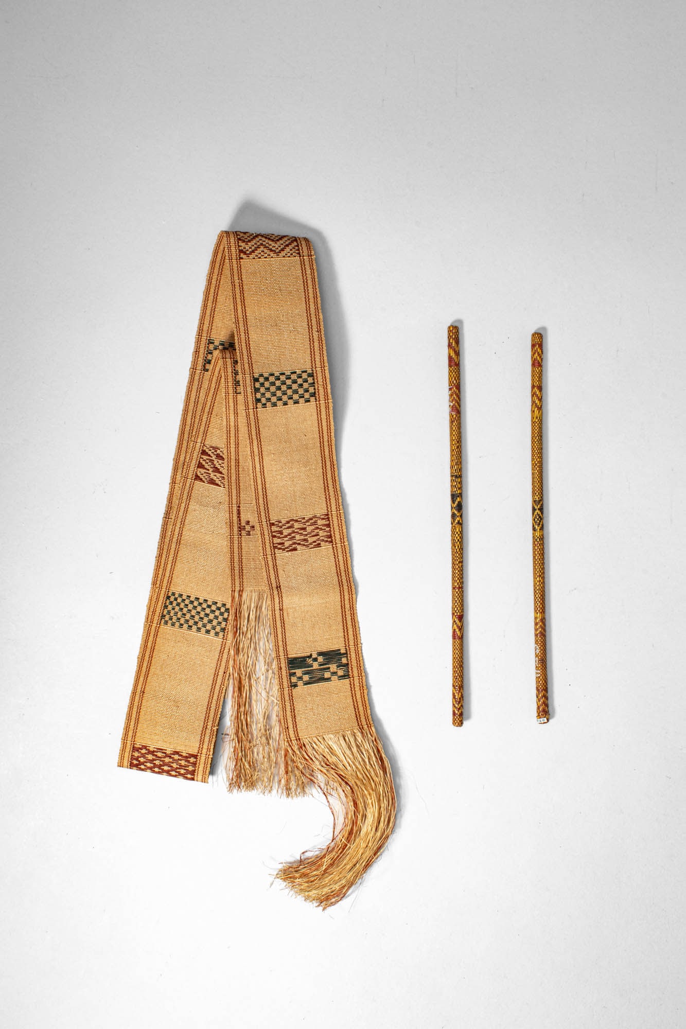 YAP ISLAND BELT AND SOLOMON ISLANDS PAIR OF EARPINS (1 of 5)
