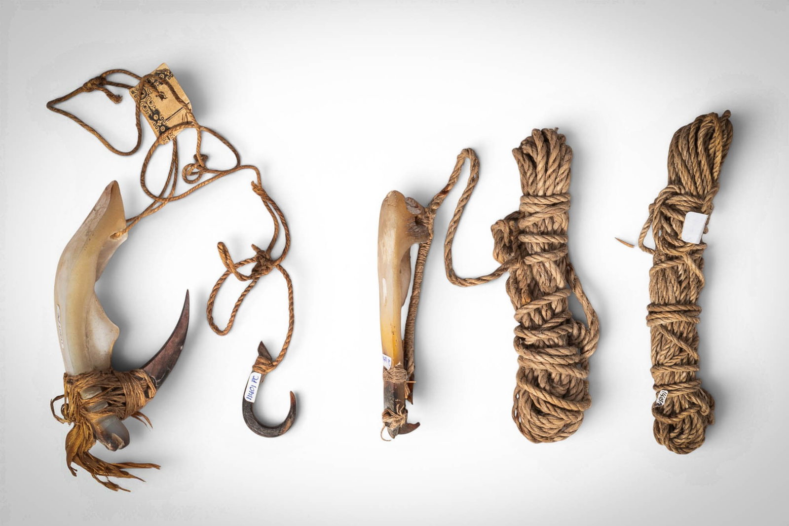 GROUP OF MARSHALL ISLAND FISH HOOKS (1 of 3)