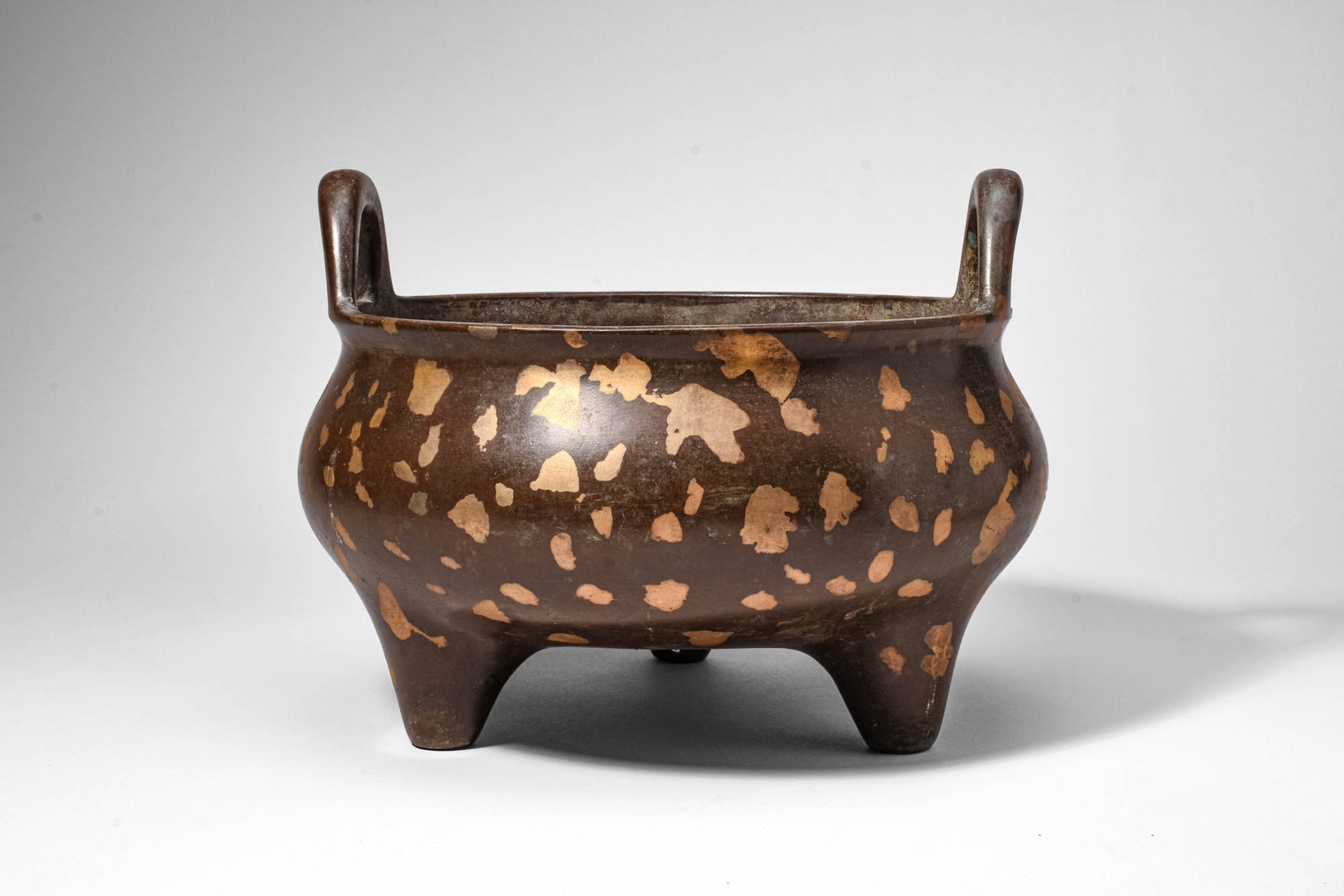CHINESE BRONZE TRIPOD CENSER WITH SPLASHED GOLD, XUANDE MARK (1 of 6)