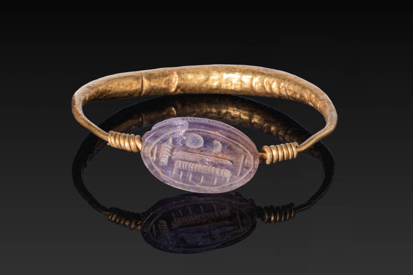 EGYPTIAN AMETHYST SCARABOID WITH THE NAME OF AMON-RA IN GOLD RING (1 of 7)