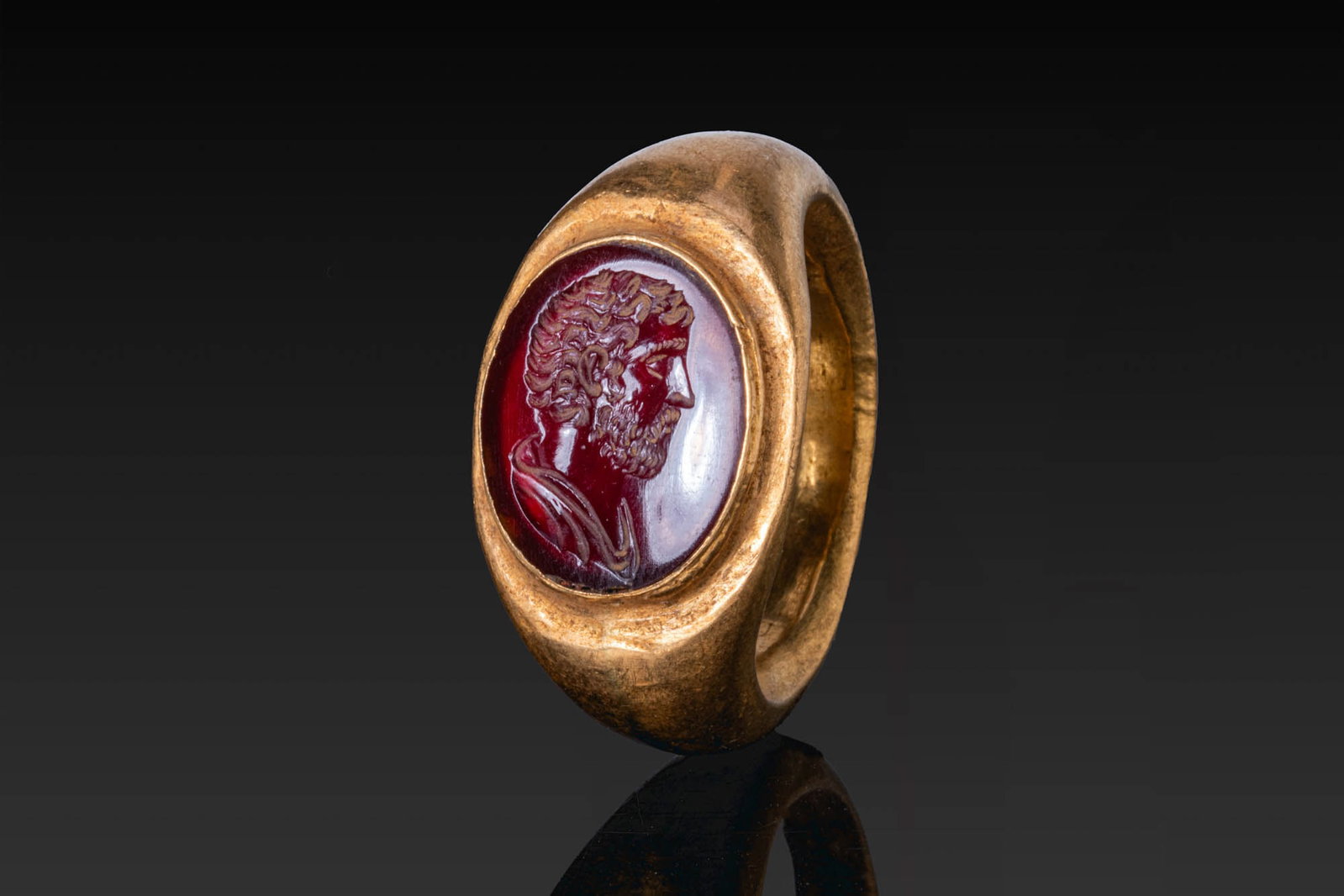 ROMAN HIGH KARAT GOLD RING WITH CARNELIAN INTAGLIO OF MARCUS AURELIUS (1 of 4)