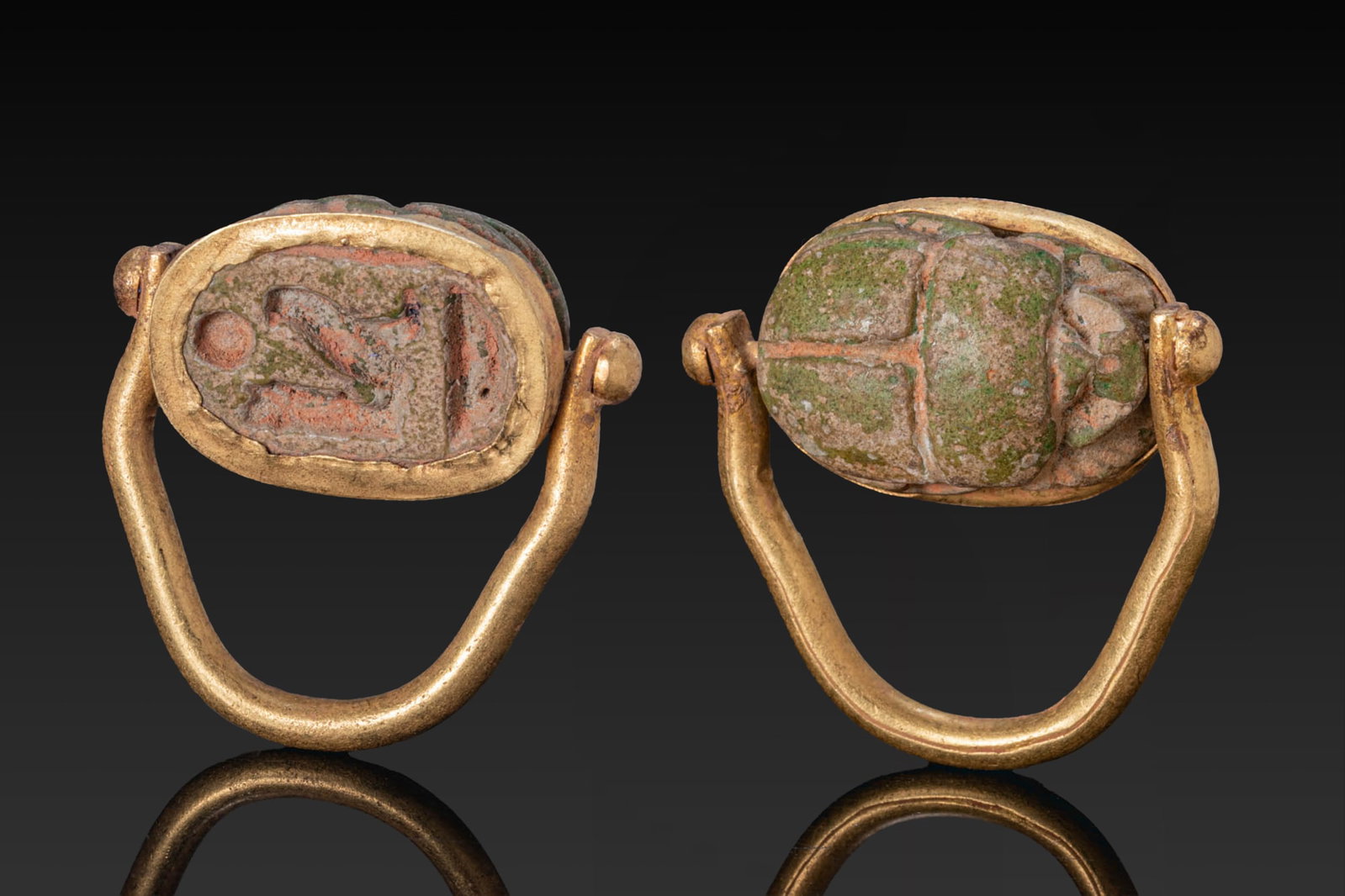 EGYPTIAN STEATITE SCARAB WITH HIEROGLYPHS IN GOLD SWIVEL RING (1 of 6)