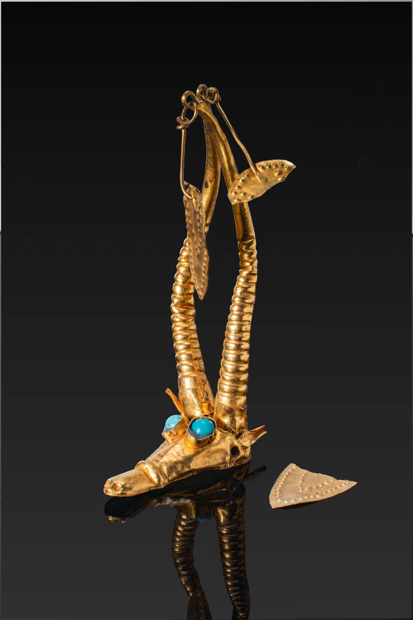 PARTHIAN GOLD IBEX-SHAPED FINIAL WITH TURQUOISE-INLAID EYES (1 of 8)