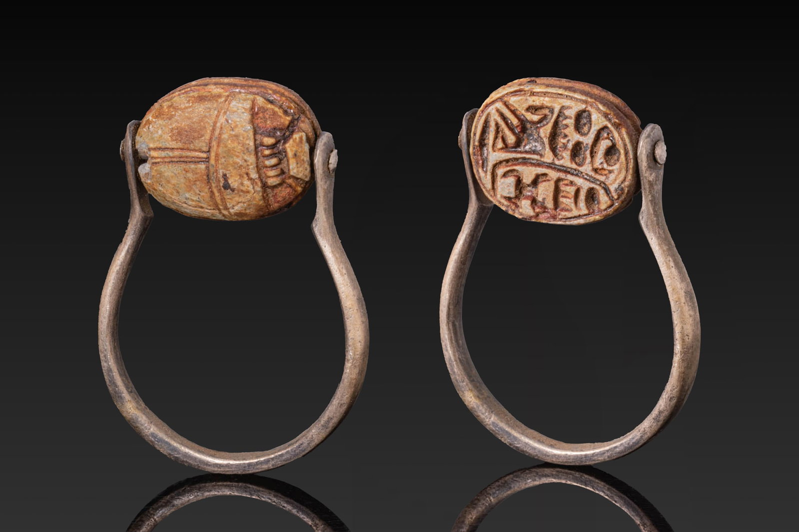 EGYPTIAN STEATITE SCARAB WITH CARTOUCHE OF THUTMOSE III IN SILVER SWIVEL RING (1 of 6)