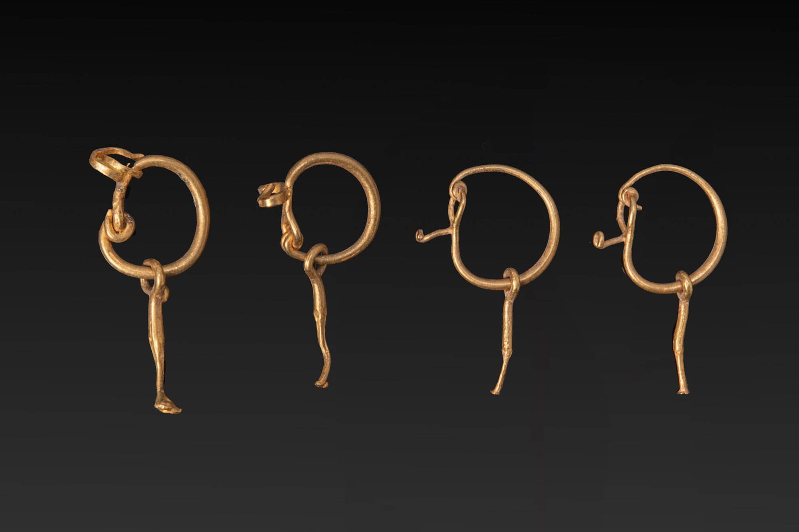 COLLECTION OF ROMAN GOLD EARRINGS WITH DANGLERS (1 of 2)