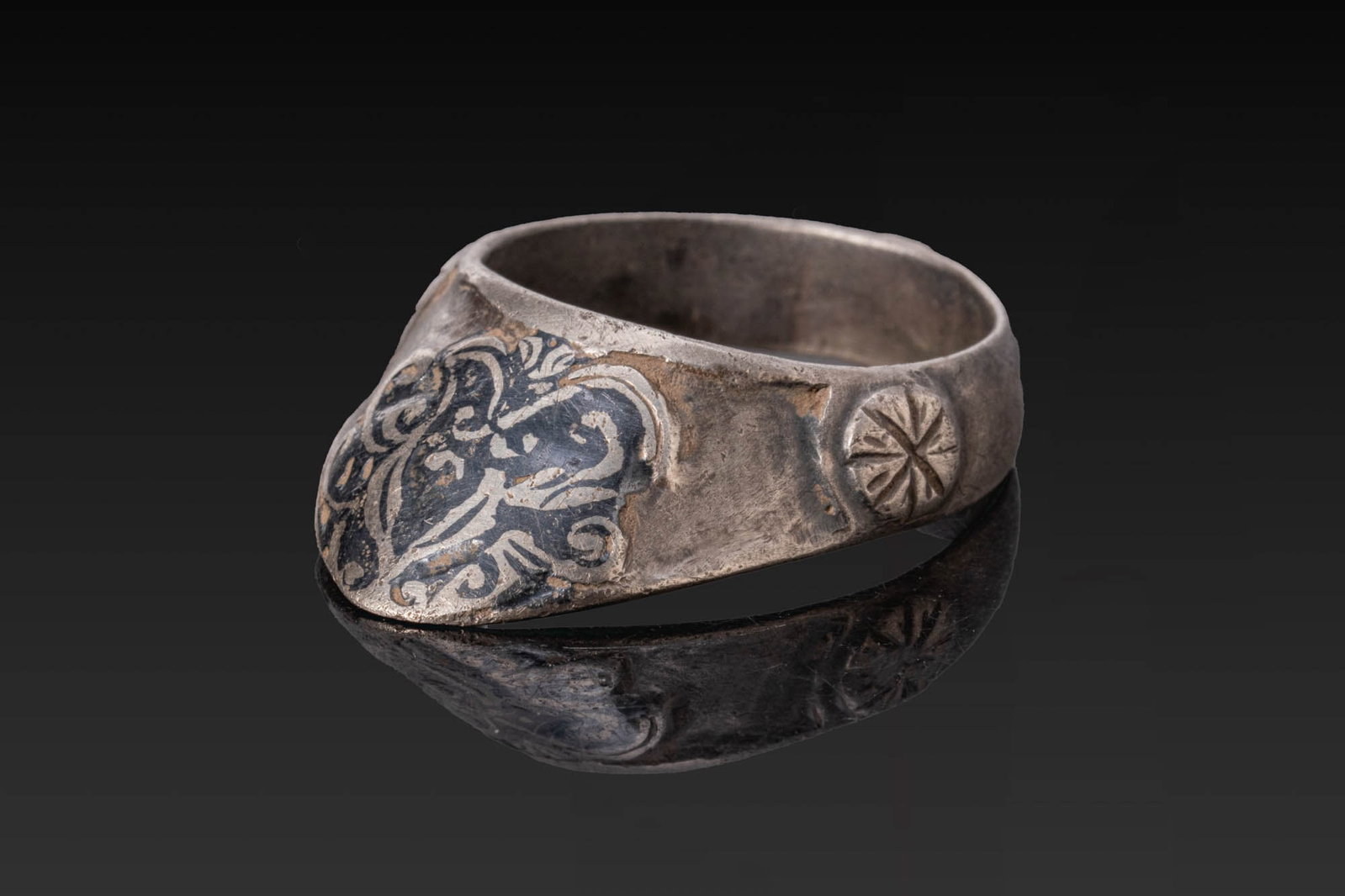 BYZANTINE SILVER AND NIELLO ARCHER'S RING (1 of 6)