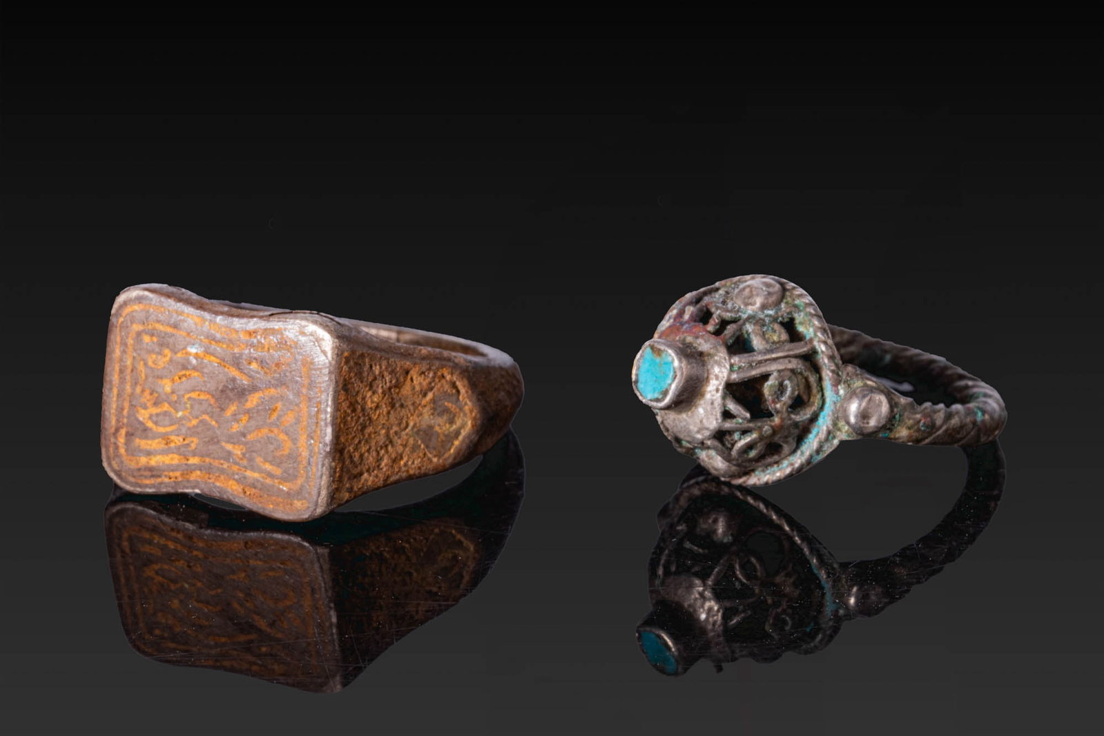 PAIR OF VIKING PERIOD SILVER RINGS (1 of 4)