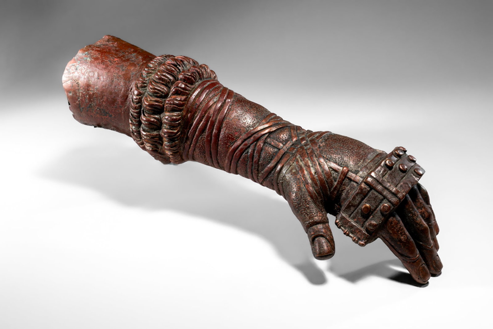 HELLENO-ROMAN BRONZE LEFT FOREARM OF A BOXER WEARING A CAESTUS (1 of 7)