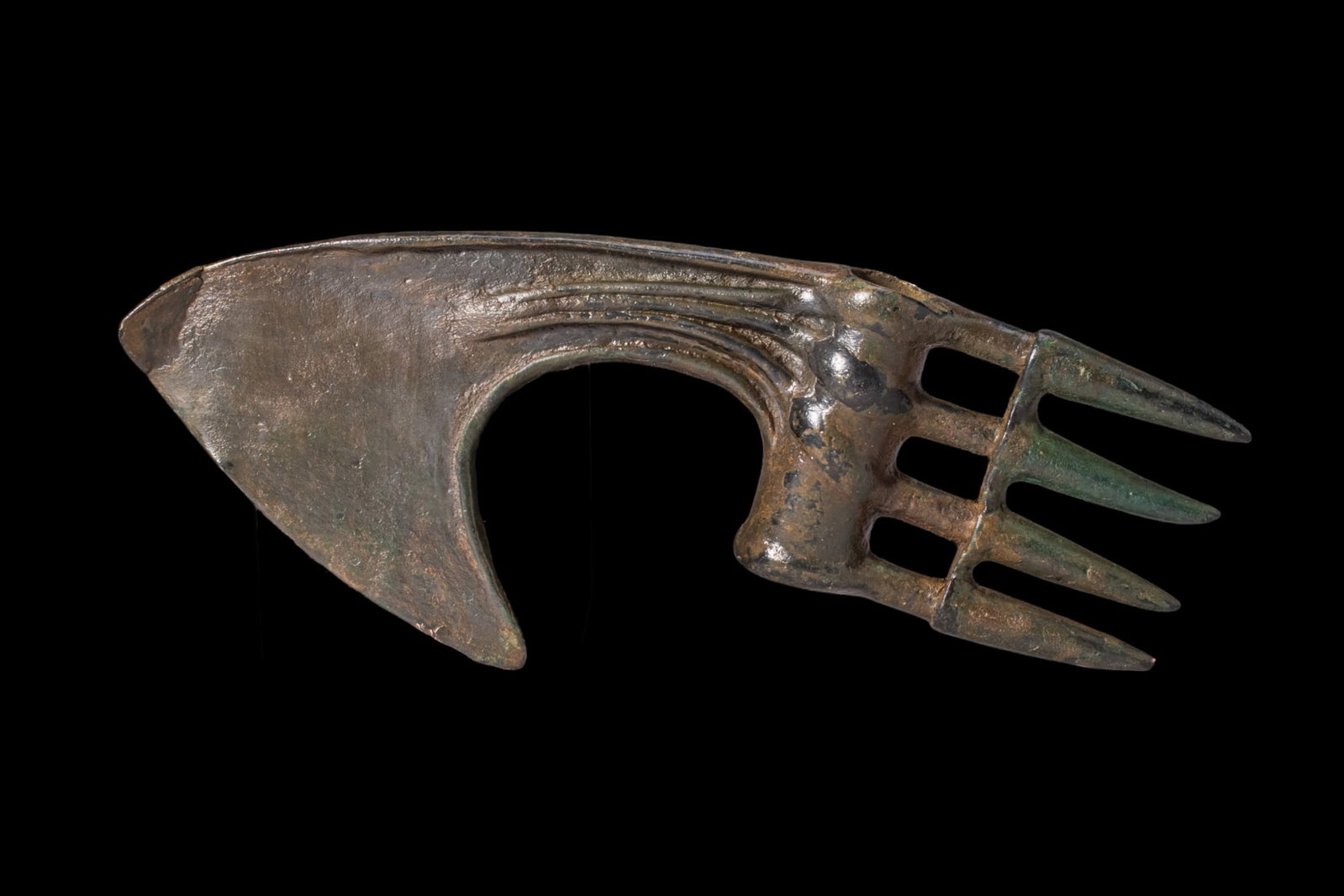 BRONZE AGE AXE HEAD WITH FOUR SPIKES (1 of 4)