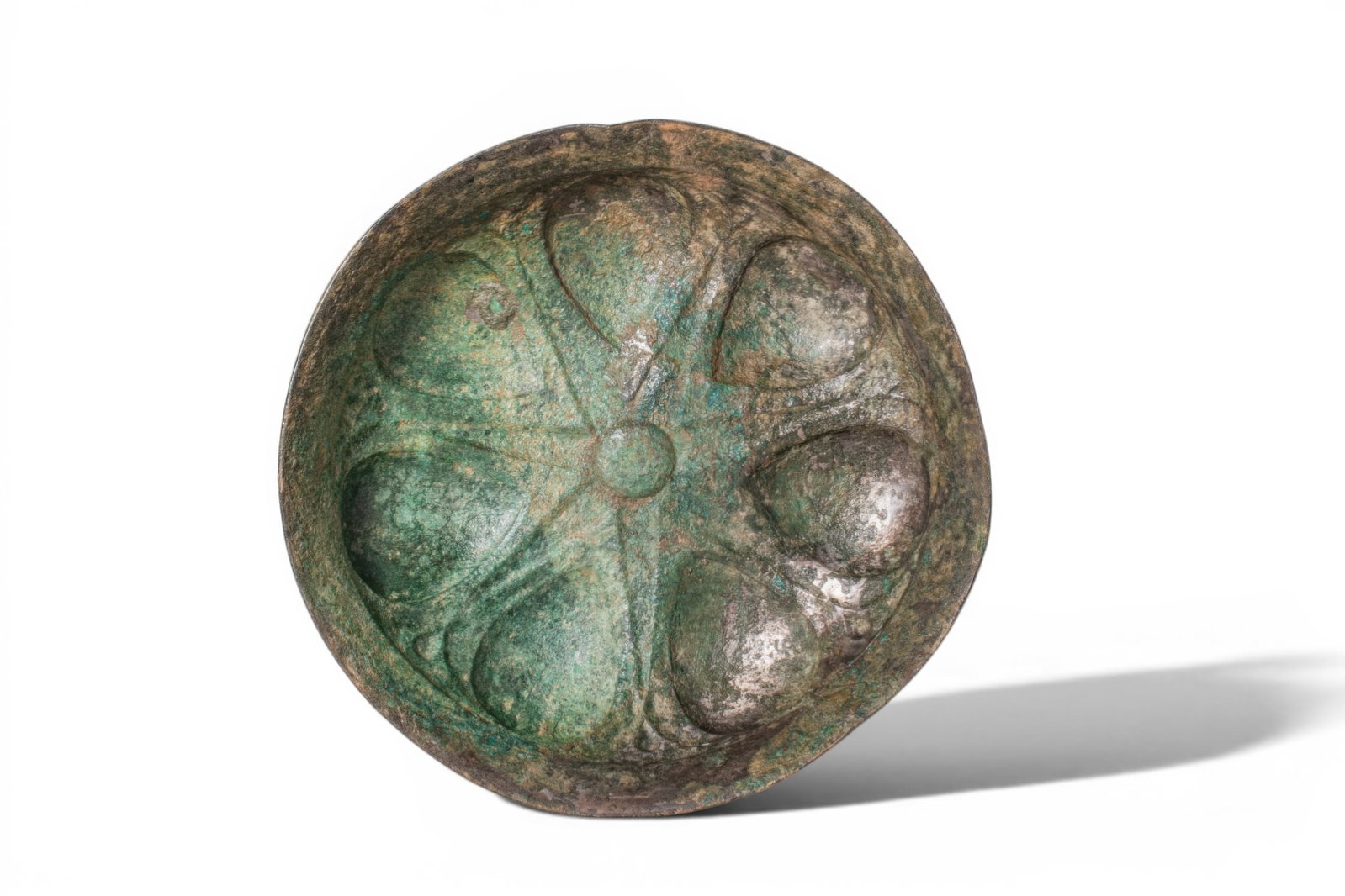 GREEK PERIOD BRONZE LOBED OMPHALOS BOWL (1 of 3)