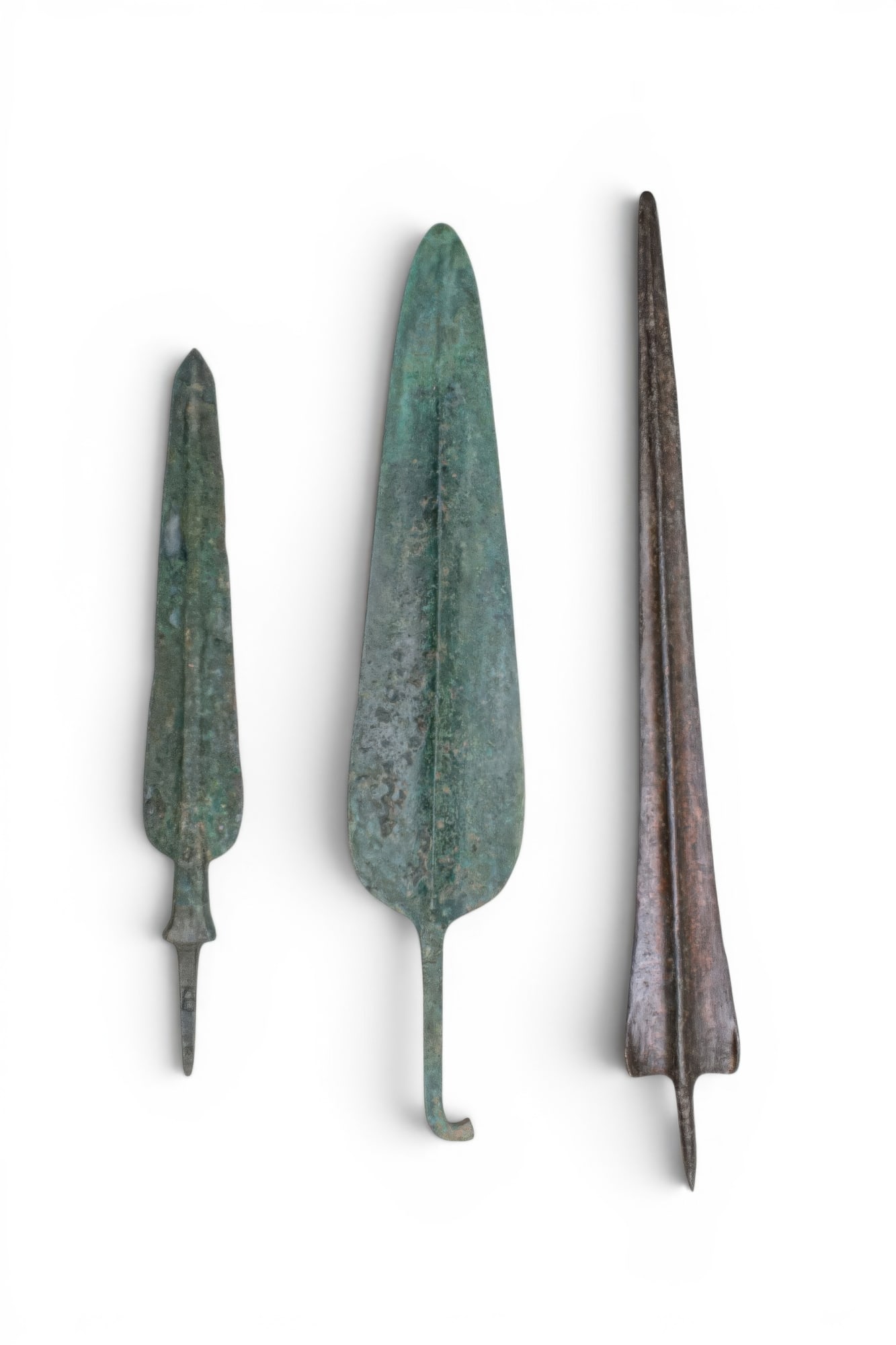 COLLECTION OF BRONZE AGE / EARLY GREEK PERIOD BRONZE SPEARHEADS (1 of 1)