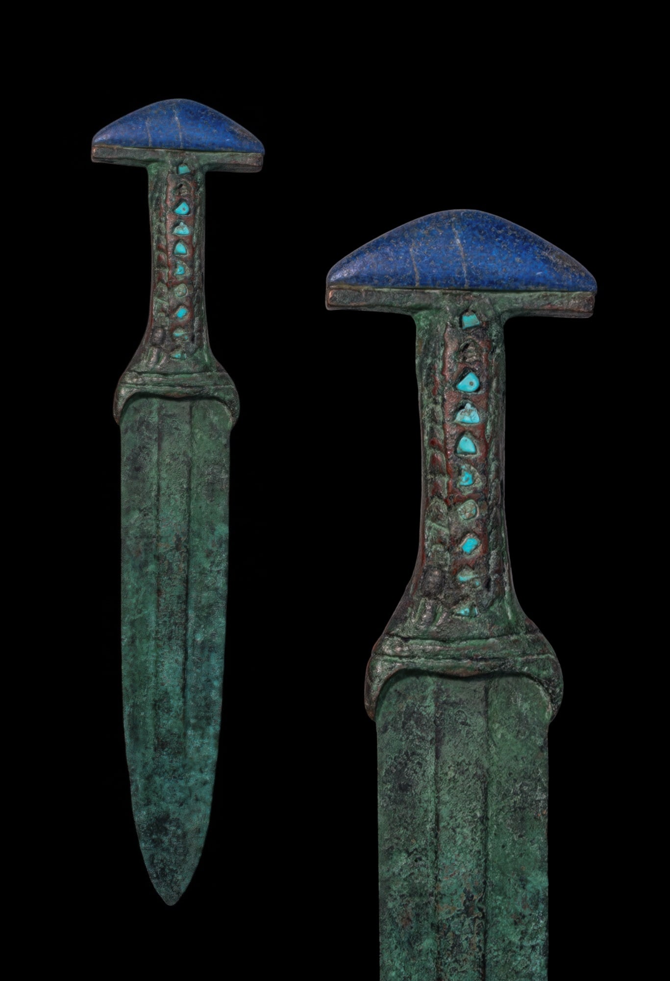 EGYPTIAN BRONZE DAGGER WITH LAPIS LAZULI POMMEL AND TURQUOISE INLAYS: New Kingdom, Ca. 1550 - 1069 BC. A bronze dagger with a broad blade tapering to a point and a central midrib running from the shoulders towards the tip. The guard is formed as a short collar with comp