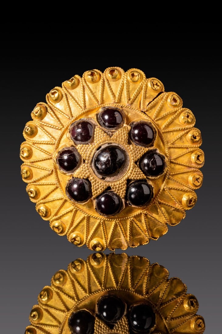 GREEK GOLD AND RED GARNET CABOCHON APPLIQUÉ (1 of 3)