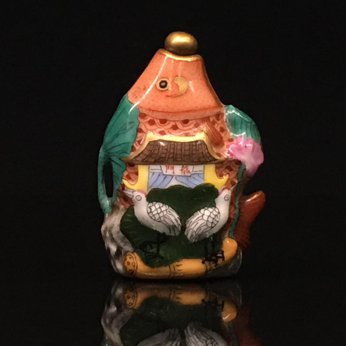 Chinese ceramics snuff bottle (1 of 6)