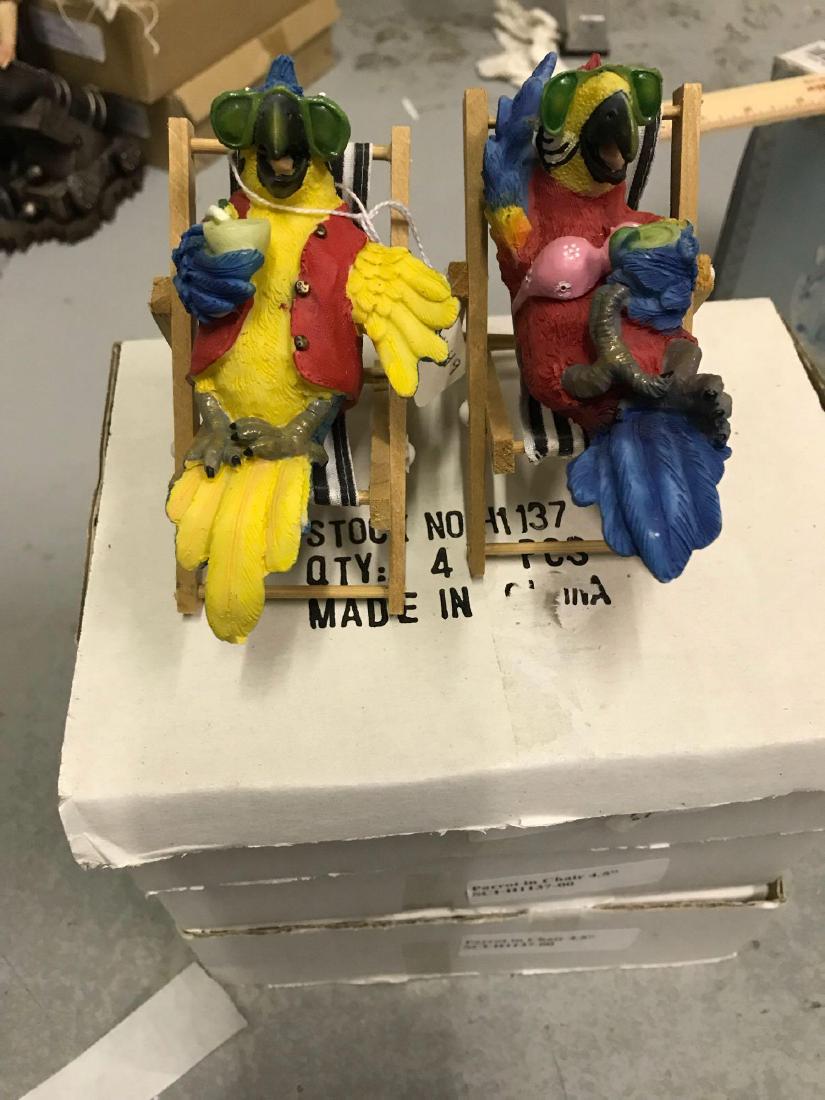 14 Resin Parrot In Beach Chair Figurines. (1 of 6)