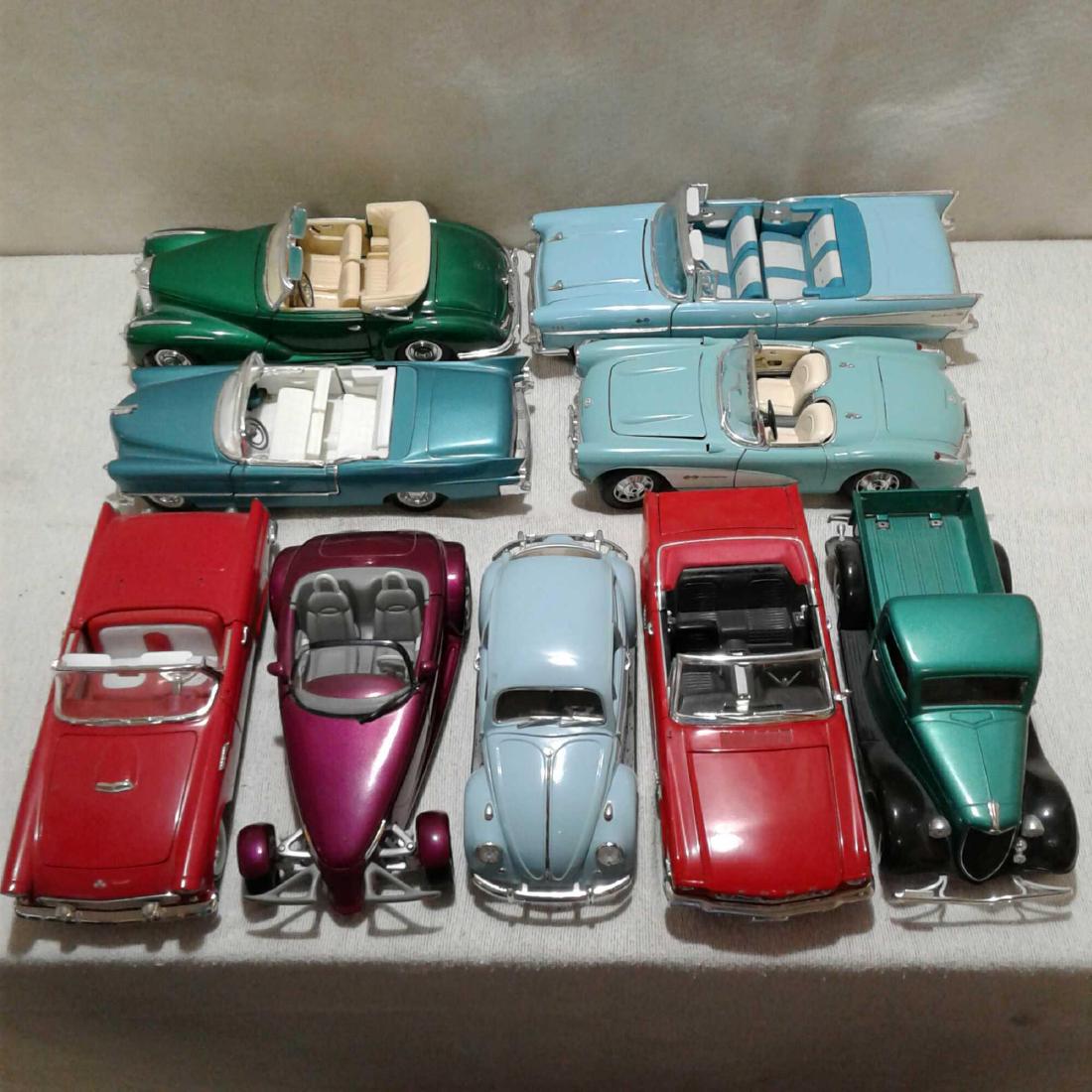 9, 1/18 Die Cast cars: 9 Die Cast Cars (1/18thÂ of Original Size). Loaded with details in under hoods, trunks, interior, and under carriage. Rubber wheels, turning steering wheels and front wheels. This set includes: 1955