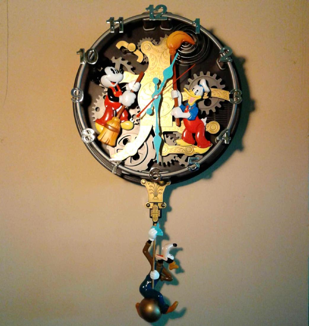 Disney "Clock Cleaners" Animated Talking Wall Clock