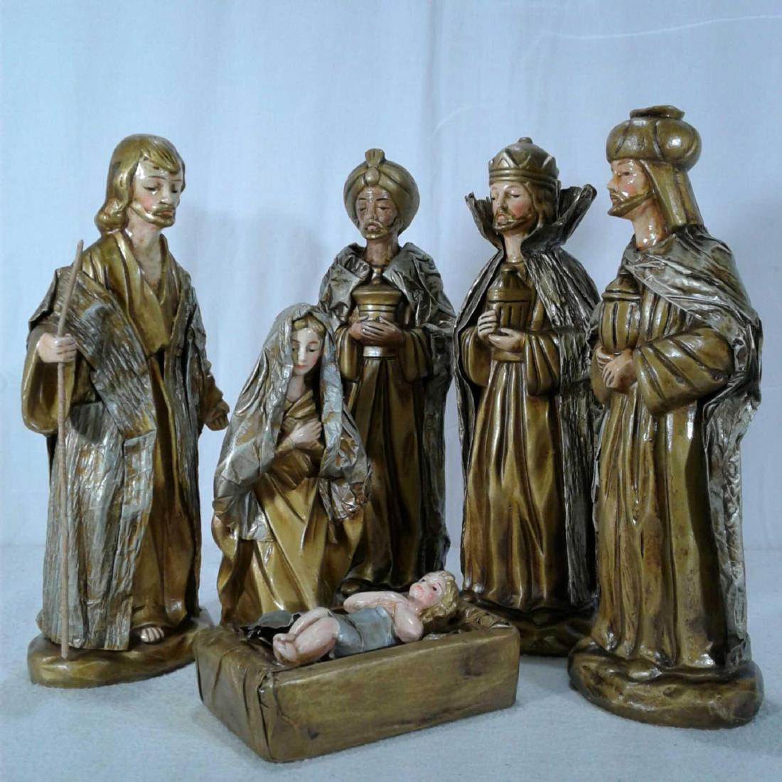 Nativity Scene 6 Piece Set: An authentic Christmas scene with beautiful nativity set. With a rustically-themed manger plus self-standing figurines Includes Baby Jesus, Mother Mary, Joseph, and the 3 Kings (Wisemen) bearing gifts