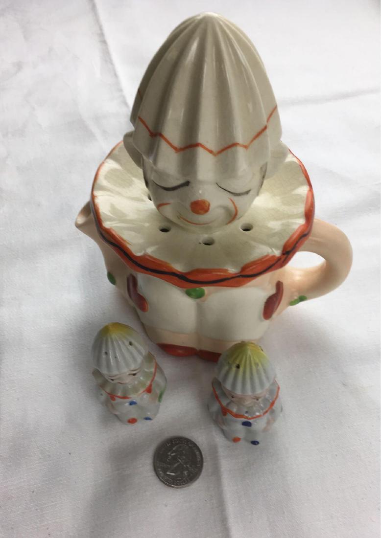 Vintage Clown Juicer with Salt Pepper Shakers Pre-War J: Vintage Japanese made 8.1/4" Juicer/Reamer with 2.1/2" salt and pepper shakers These clown collectibles were common in the 1930's, being produced for export by companies like Mikori and Seisei. See ph