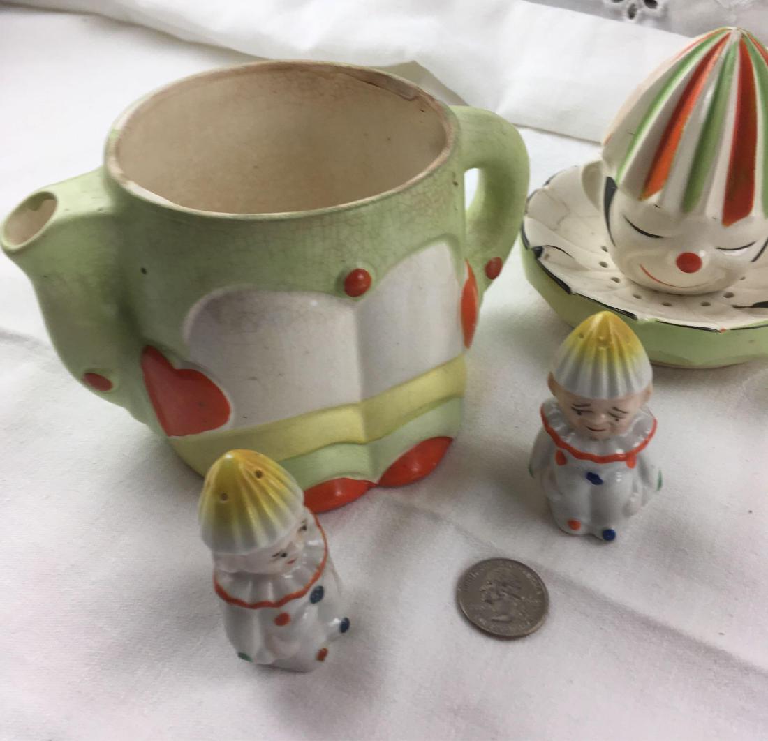 Vintage Clown Juicer with Salt Pepper Shakers Pre-War J: Vintage Japanese made 8.1/4" Juicer/Reamer with 2.1/2" salt and pepper shakers These clown collectibles were common in the 1930's, being produced for export by companies like Mikori and Seisei. See ph