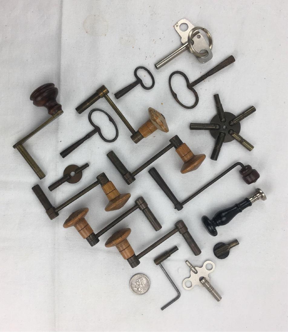 Antique Clock Key Lot: Lot of vintage clock keys, possibly from grandfather clocks, mantle clocks, Black Forest clocks, cuckoo, etc. 17 keys in all. See photos for specifics.