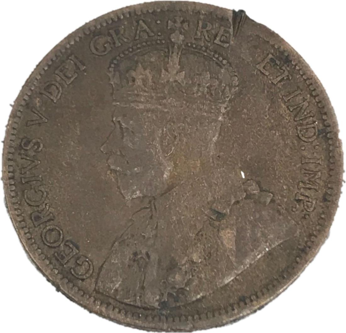 1919 Canadian Copper 1 Cent Piece: Here is an antique Copper coin from Canada.Â It dates 1919.Â The item has a small nick on one edge.Â However, it is a great addition to the Canadian collection book.Â Â Â