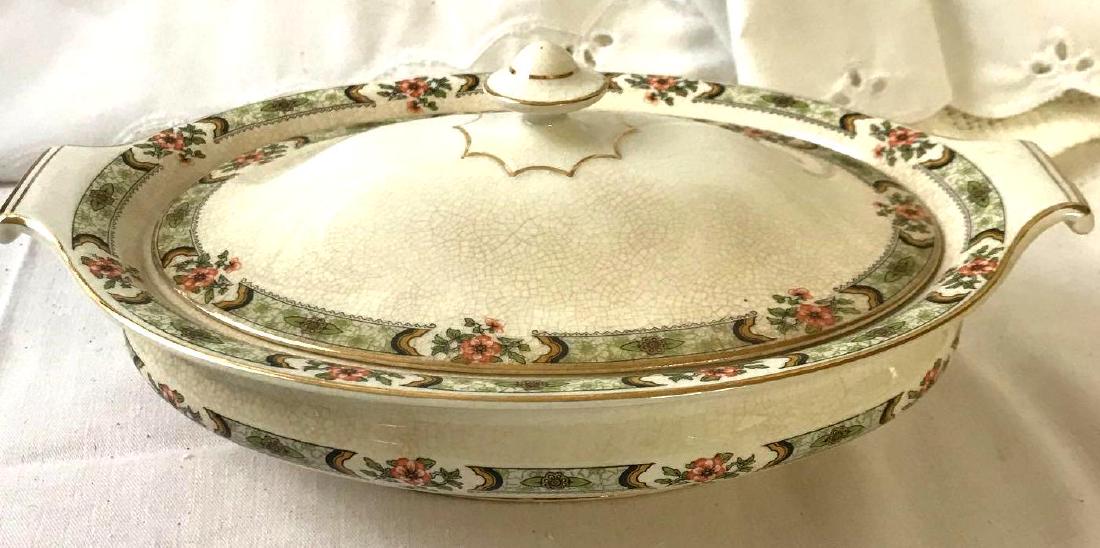 Vintage Derwood W.S. George Porcelain Baking Dish: Vintage Derwood W.S. George Porcelain Baking Dish; No chips or scratches. Measure at approximately 12" W x 5" H.