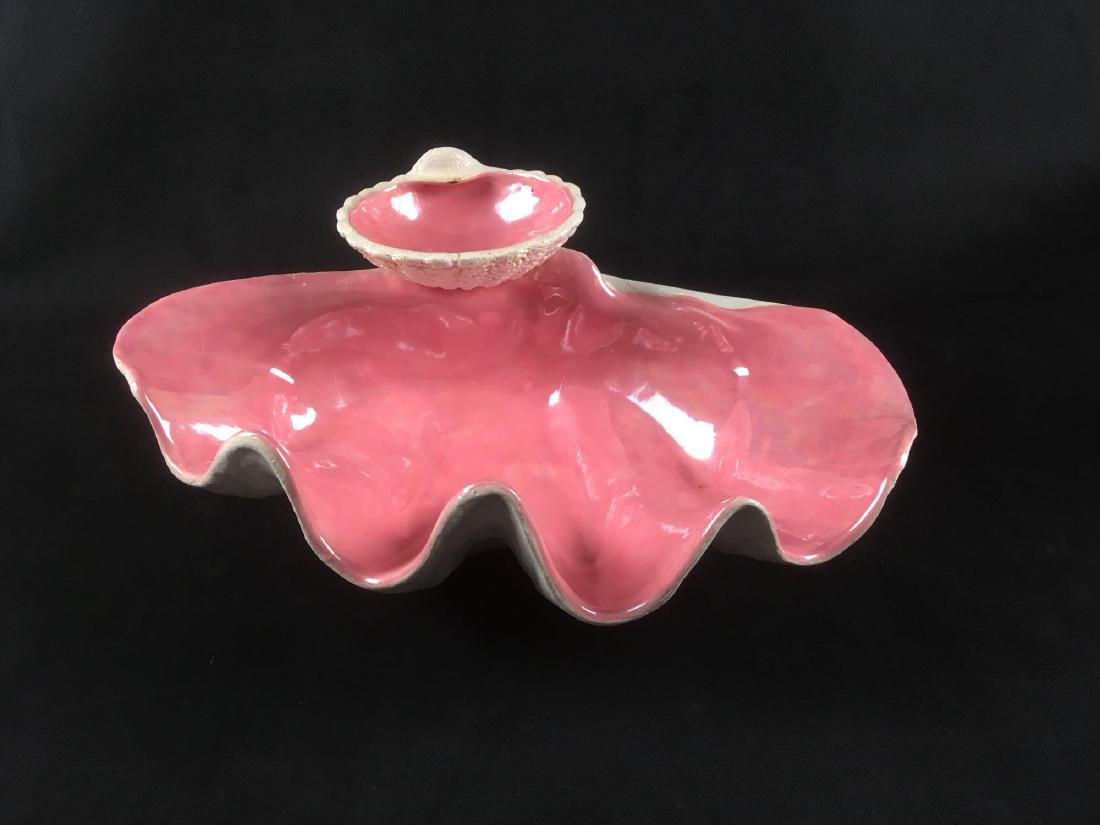 Vintage Pink And White Seashell Chip And Dip: Vintage Pink And White Seashell Chip And Dip; Adorable ocean themed chip and dip! There is a crack where the dip goes, but it has been repaired and is still functional. Overall the piece measures at a
