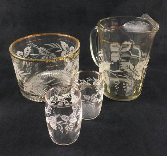 Bartlett Collins Grapevine Frosted Design Glassware Set