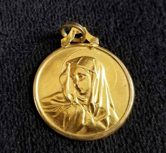 18k Gold Virgin Mary Pendant