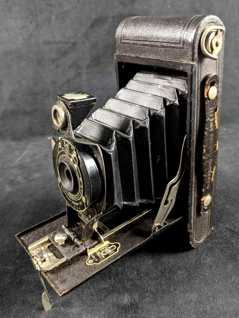 Kodak No 2A Folding Cartridge Hawk-Eye Model B Camera (1 of 6)