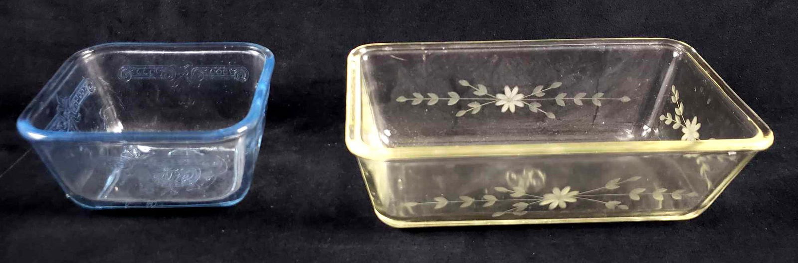 Lot of 2 Pyrex Mid Century Modern Mini Loaf Dishes (1 of 7)