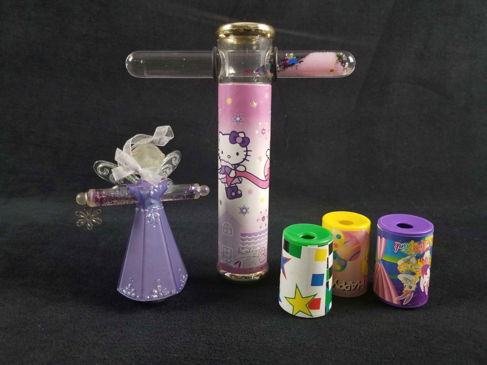 Lot Of 5 Mixed Hallmark Lisa Frank Kaleidoscope Hello: Lot Of 5 Mixed Hallmark Lisa Frank Kaleidoscope Hello Kitty Plastic This lot features a variety of 5 vintage kaleidoscopes. All in very good used condition with minor scuffs and rushing on view end. T