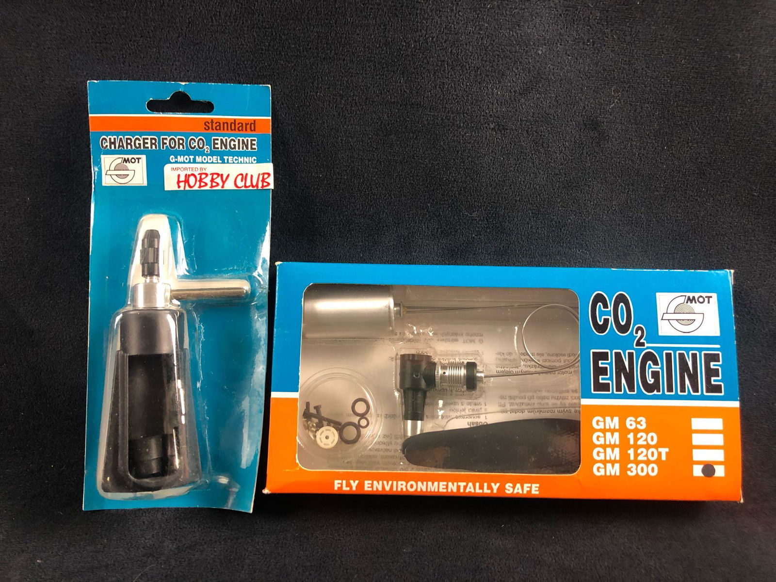 Lot Of Mix CO2 Engine GM 300 G Mot Model Airplane: A lot Of Mix CO2 Engine GM 300 G Mot Model Airplane Aircraft Propeller Technic Charger Hobby Toy NIB This listing features a lot of two Model Airplane engine parts. In great condition with original pa
