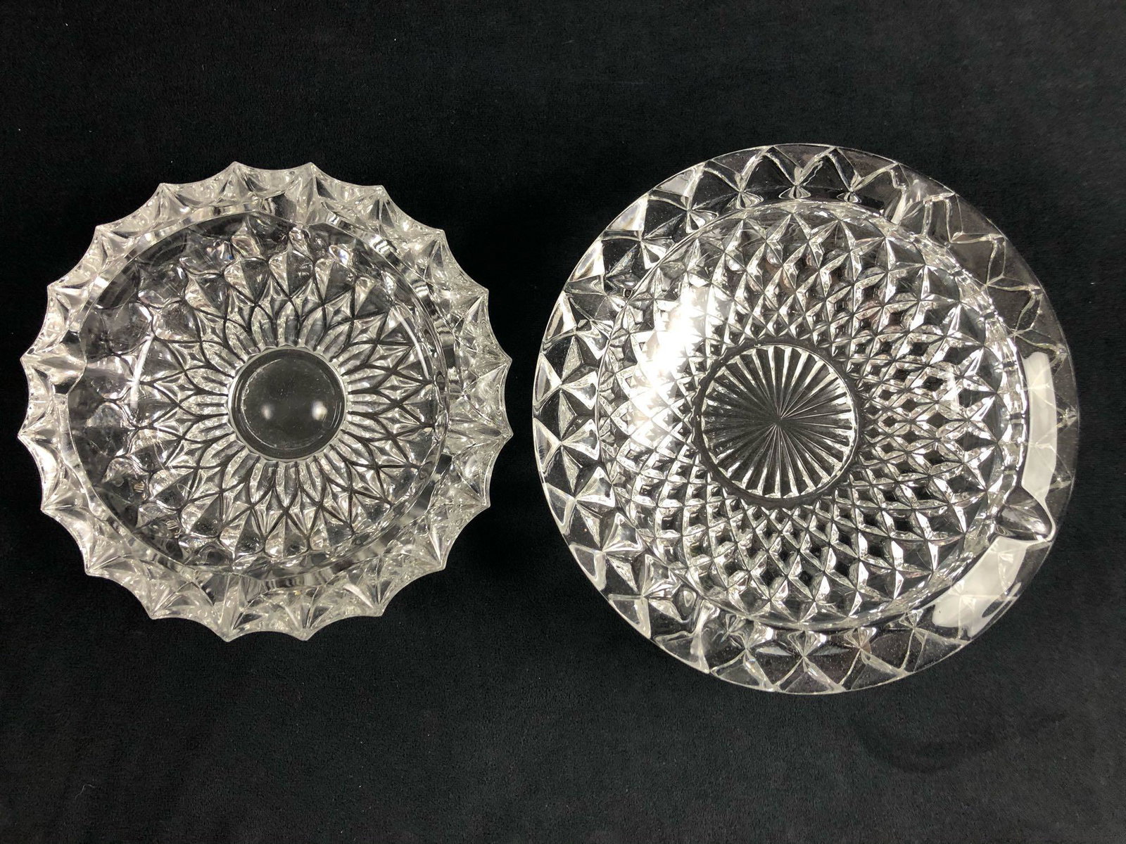 Vintage Heavy Crystal Clear Thick Cut Cigar Cigarette: Vintage Heavy Crystal Clear Thick Cut Cigar Cigarette Ash Tray 1960's This piece is a perfect addition to any glass or ashtray collection. Appears to be from the 1960's.Â The ash trays are in good u