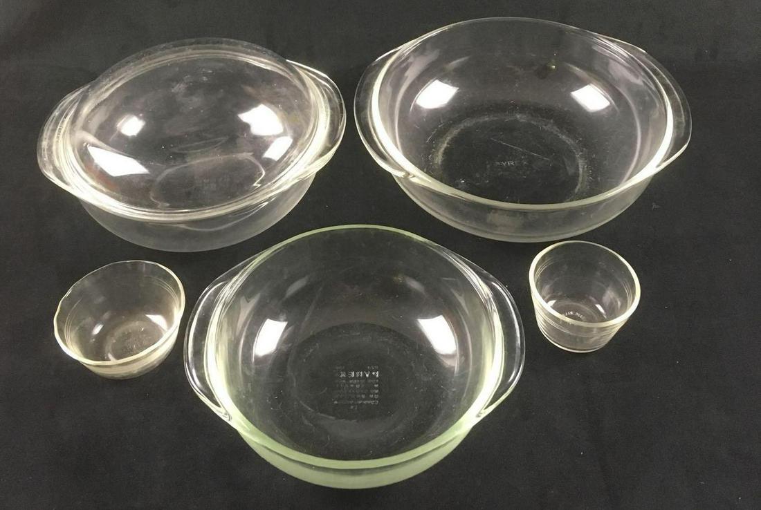 4 Pyrex Baking Dishes and 2 Pyrex Corning Bowls: 4 Pyrex Baking Dishes and 2 Pyrex Corning Bowls. This set is in used condition. This set contains: 1 pie platter bake dish: 10" D x 1.5" H 2 Pyrex Corning bowls: 3.5" D x 2" H 1 Pyrex small casserole