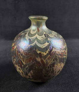 Glass Iridescent Bowl Vase by Aaron Slater: This beautiful bowl/ vase signed "Slater" underneath depicts reflective colors and a unique pattern. It is in very good condition with no known damages. Measures approx 4 1/4" x 4 1/4" x 4 1/2".Â