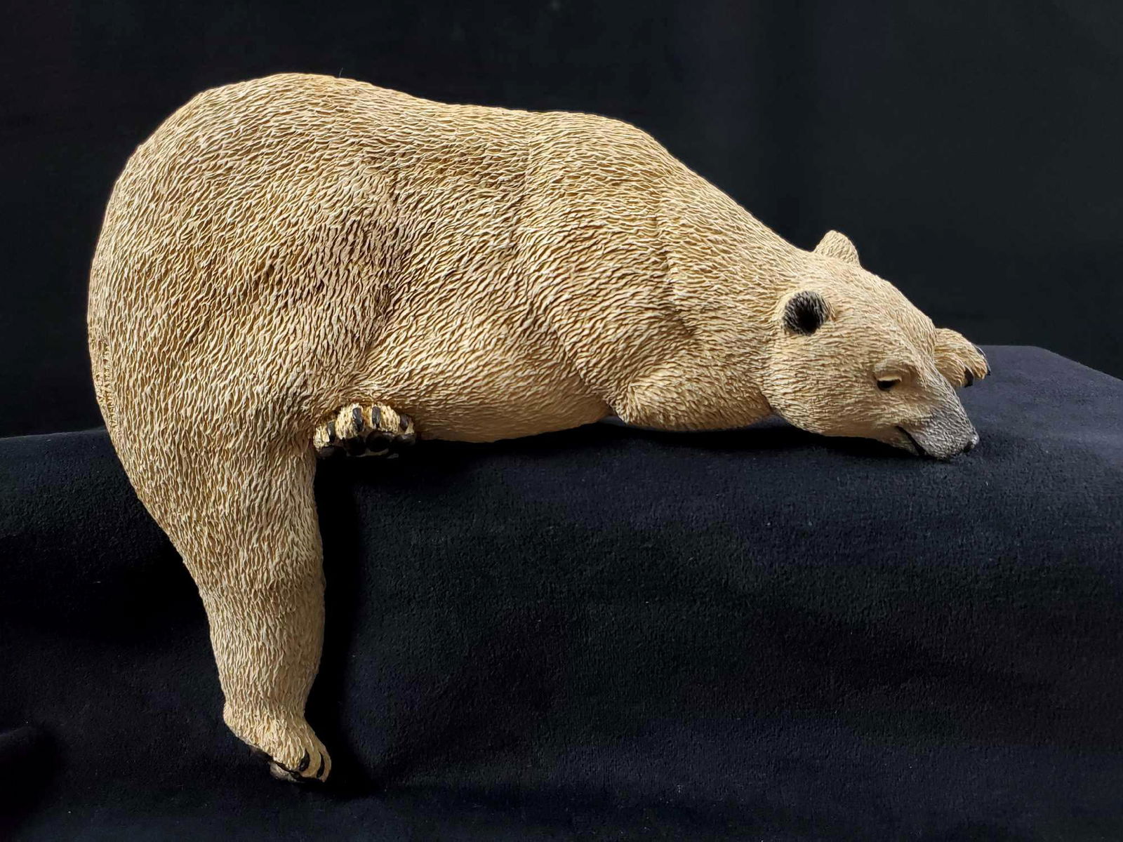 Polar Bear Corner Sculpture by Gary Stevenson (1 of 7)