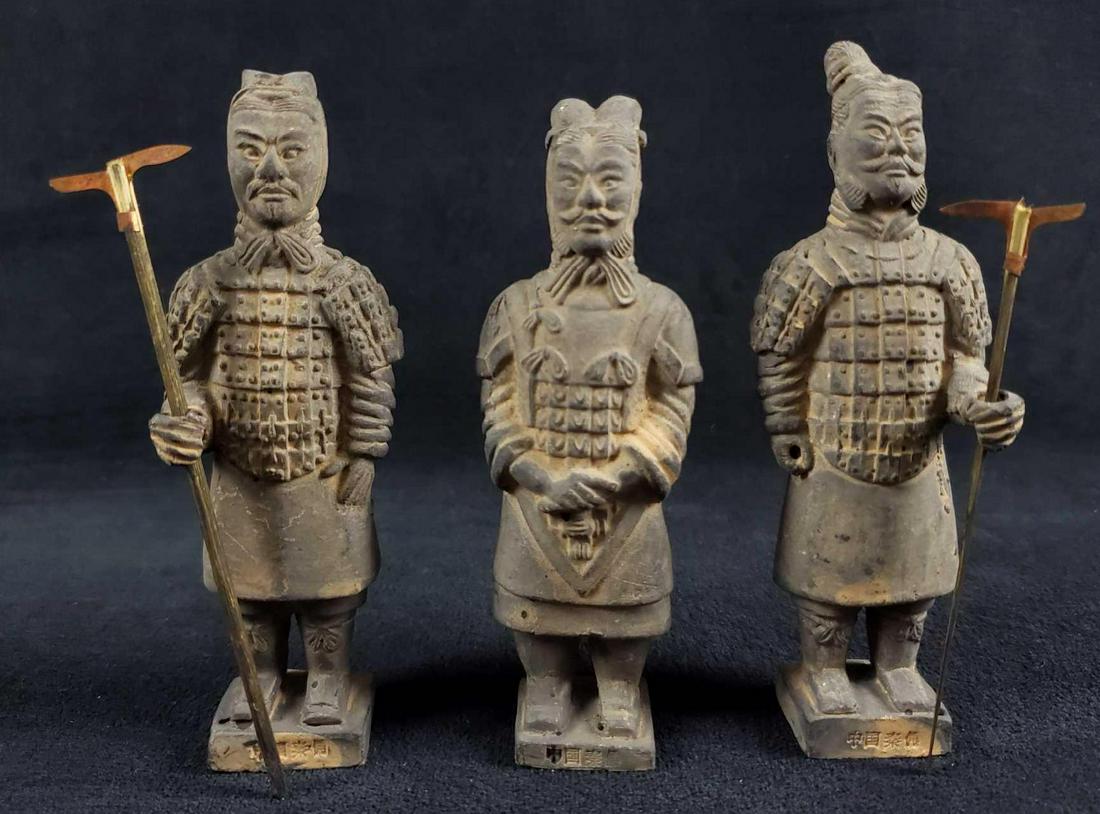 Military Chinese Soldiers Terracotta Figurines (1 of 10)