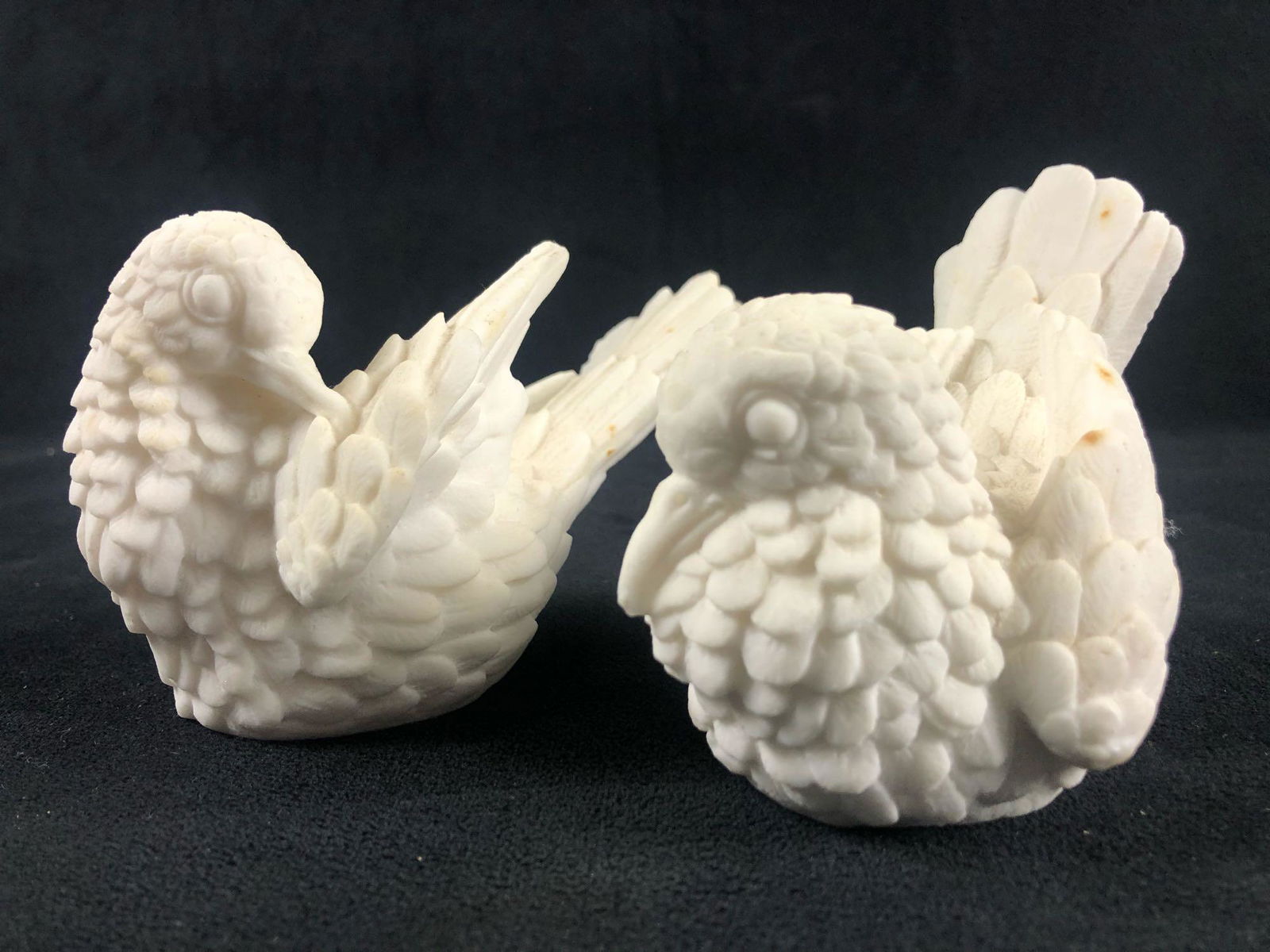 A Set Of Vintage Alabaster White Dove Love Bird (1 of 11)