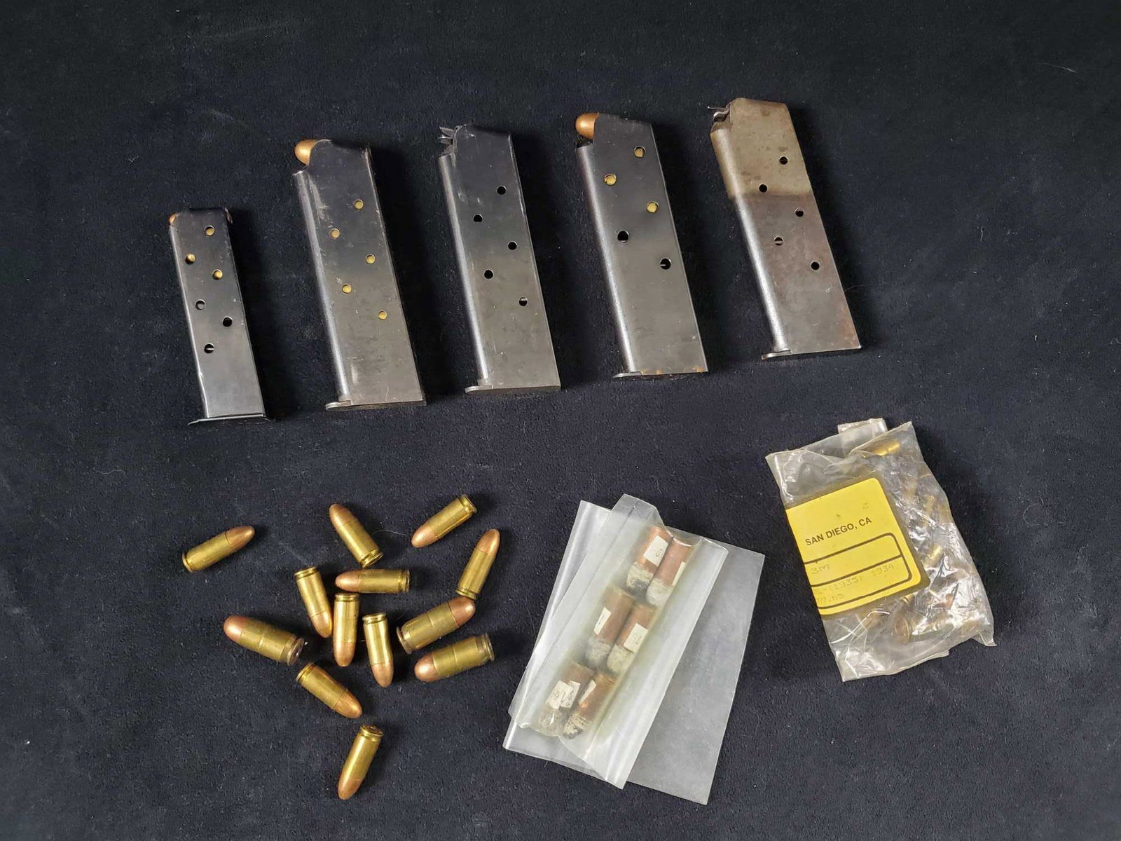 45 Colt Luger Rem-UMC Cartridges And Clips: This lot includes clips and cartridges. Please note cartridges range from approx 1" to 1 1/2".Â (1) Metal Colt 45 Clip (M). Loaded with cartridges. It is approx 5" long. Appears to hold 9Â cartri