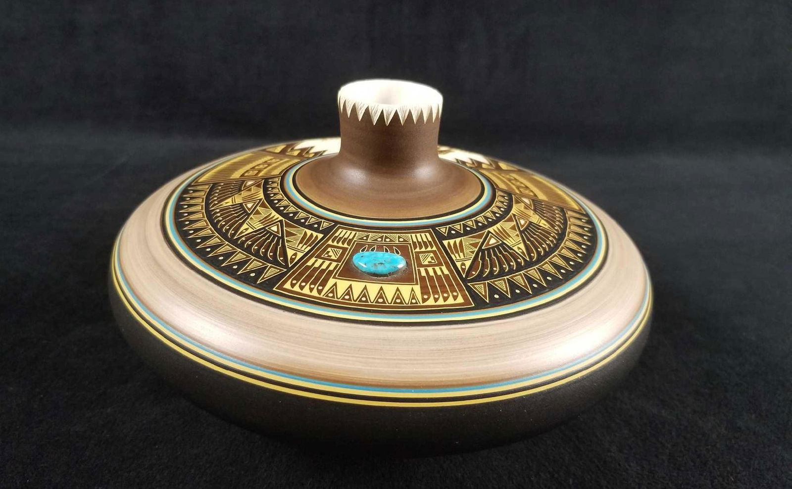 William Yazzie Navajo Pottery With Wolves and Blue (1 of 9)