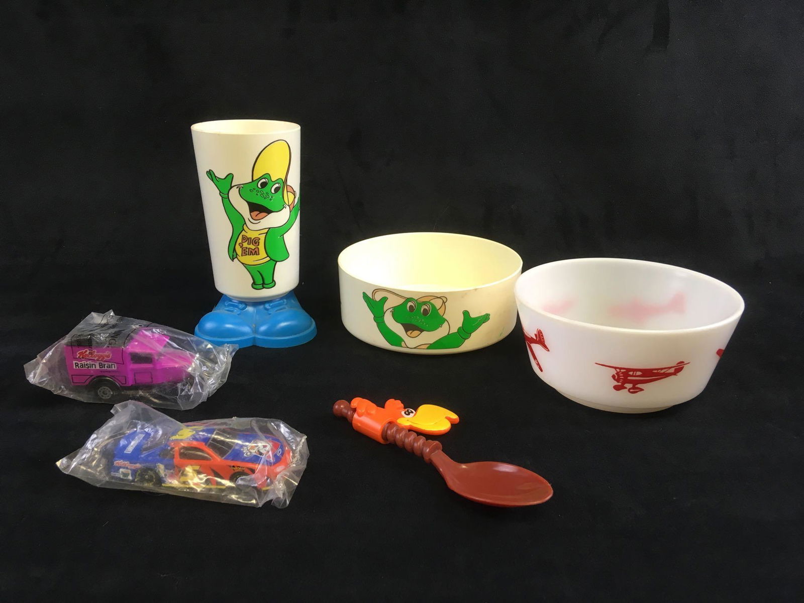 Lot of 6 Breakfast Cereal Premiums (1 of 14)