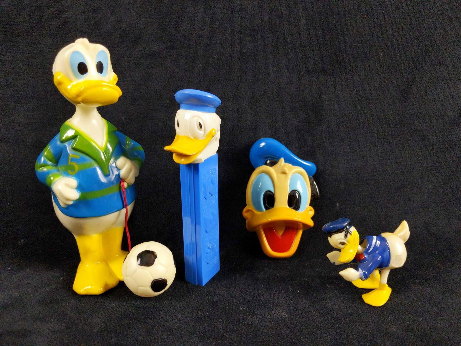 Miscelaneous Donald Duck Lot of 4 (1 of 10)