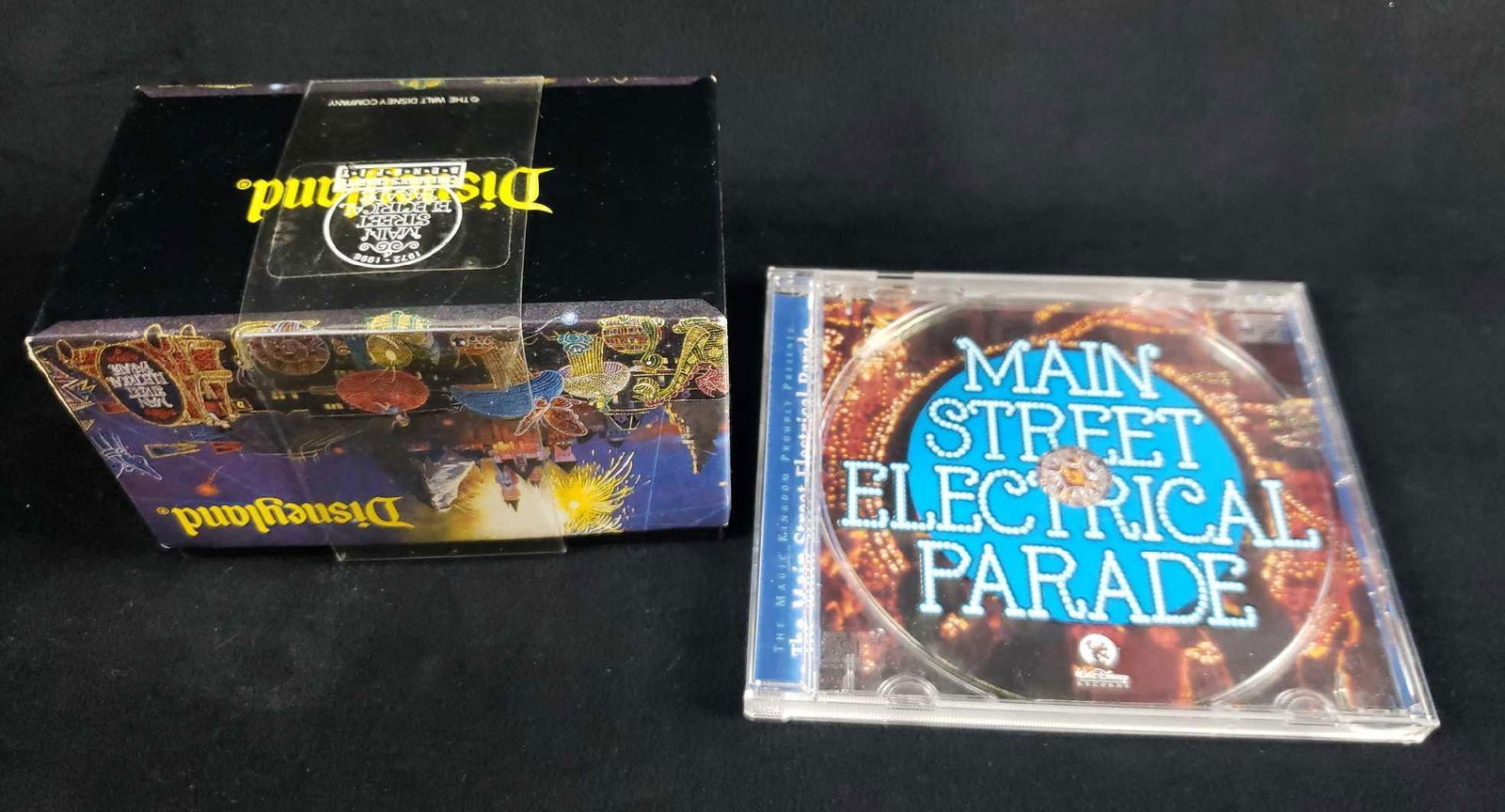 Disneyland Main Street Electrical Parade 1999 CD and (1 of 8)